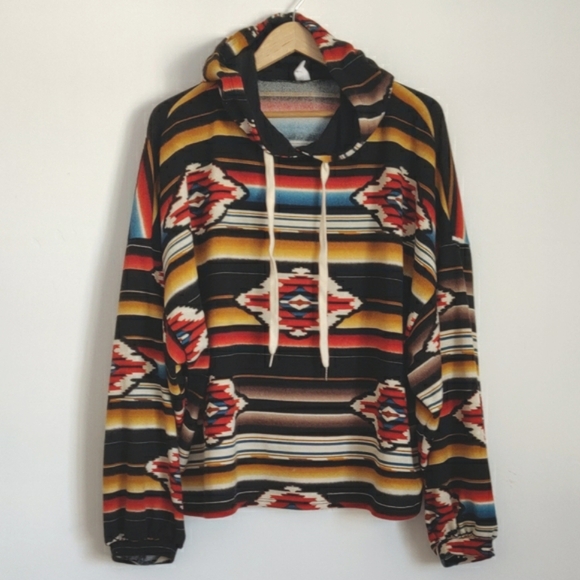 🆕Boho Aztec hoodie sweater - Picture 3 of 9